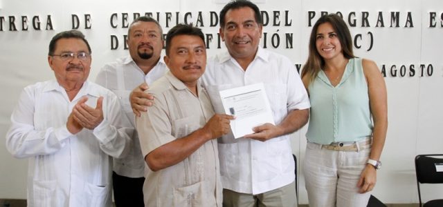 En Yucatán cerca de 60 mil adultos mayores concluyen educación básica