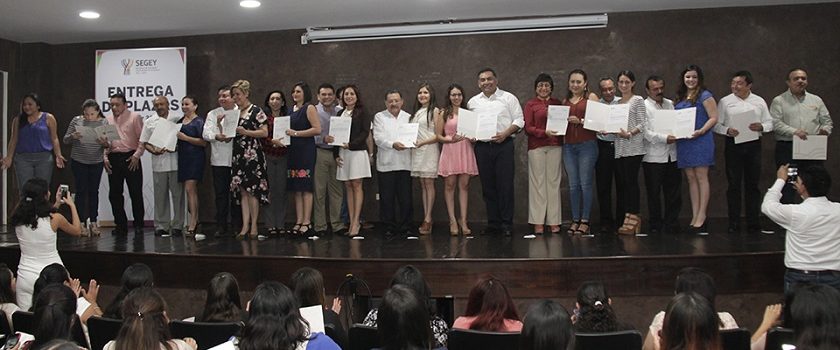 Suman más de cuatro mil plazas entregadas en Yucatán