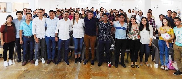 Llama Ceci Patrón a los jóvenes a “meterse” en la política