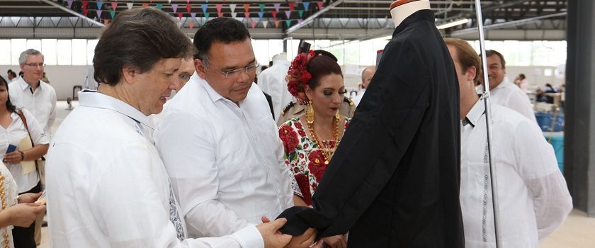 Inaugura Rolando Zapata la planta textil Alsico Promex en Valladolid