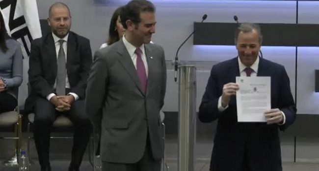 Registra Meade su candidatura presidencial ante el INE