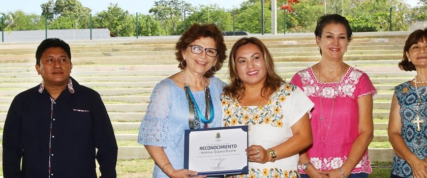 Reconocen labor de los maestros en su día