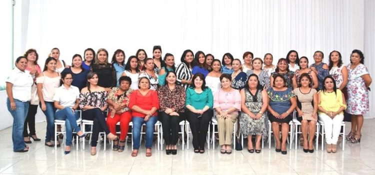 Festejan a las mamás del Congreso de Yucatán