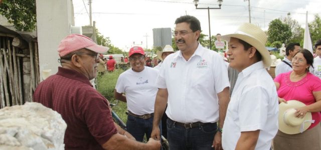 Redoblar esfuerzos para avanzar juntos en Akil: Canul Pérez