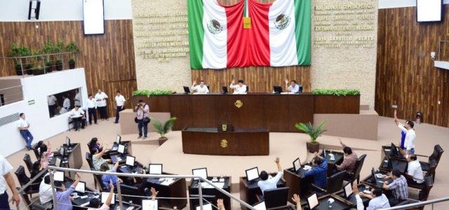 Integran a nuevo diputado en comisiones permanentes
