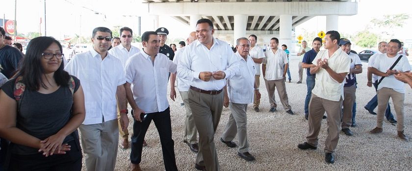 Inauguran el paso superior vehicular de la carretera Mérida-Tizimín