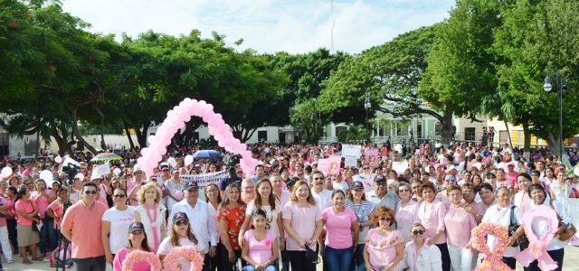 Marchan por el Día de la Lucha Contra el Cáncer de Mama