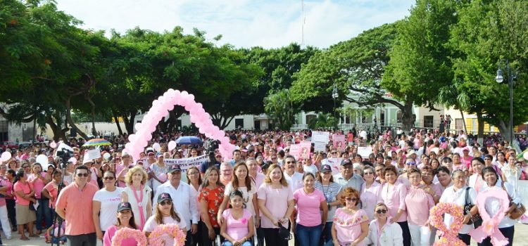 Marchan por el Día de la Lucha Contra el Cáncer de Mama