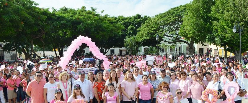 Marchan por el Día de la Lucha Contra el Cáncer de Mama