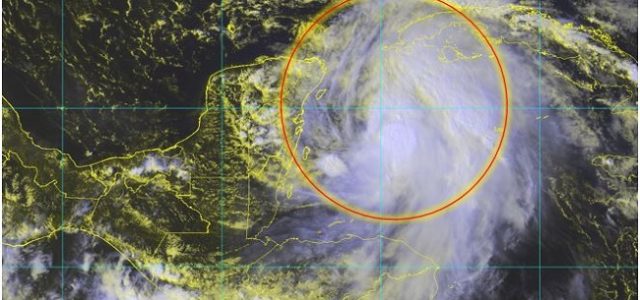 “Michael” se fortalece y podría convertirse en huracán