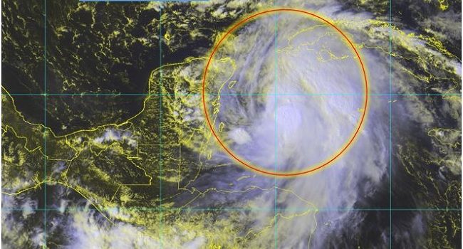 “Michael” se fortalece y podría convertirse en huracán