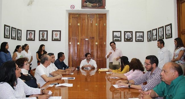 Zacarías y funcionarios de Progreso donaron su sueldo