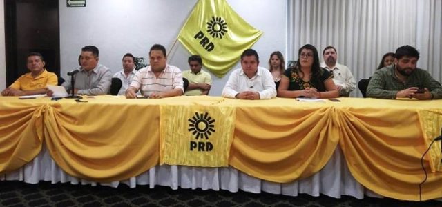 Se unen perredistas, piden renuncia de su presidente estatal