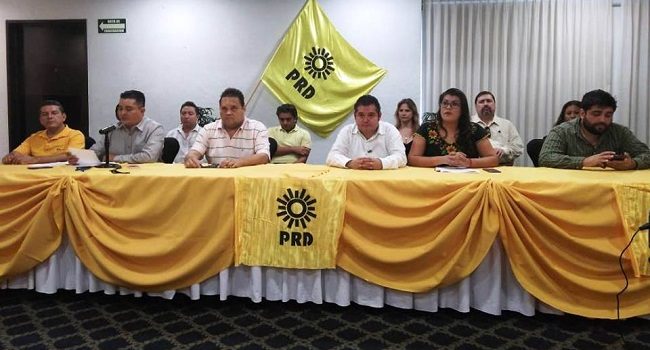 Se unen perredistas, piden renuncia de su presidente estatal