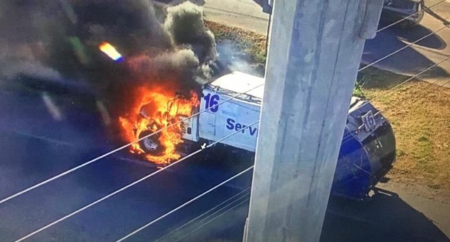 Se incendia camión de basura en el periférico