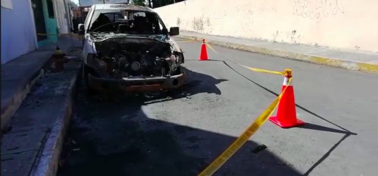 Misterioso incendio de dos automóviles en La Ermita