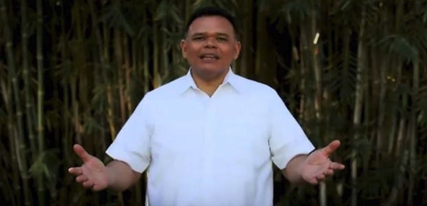 Rolando Zapata reaparece en vídeo y se defienden de acusaciones