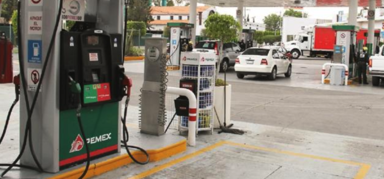 Gasolina más barata en la frontera norte