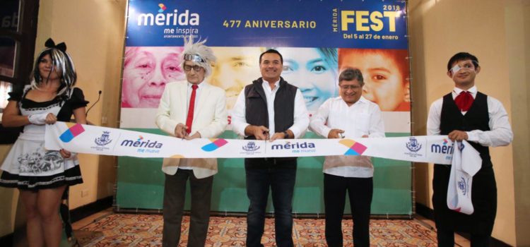 El alcalde Renán Barrera inaugura la exposición “Games” del pintor Ariel Guzmán