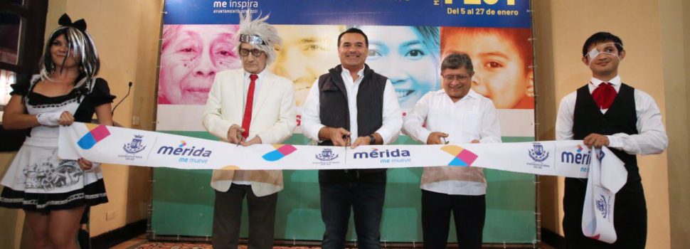 El alcalde Renán Barrera inaugura la exposición “Games” del pintor Ariel Guzmán