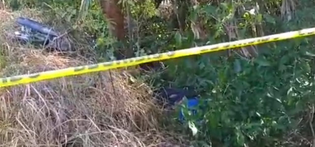 Pierde el control de la motocicleta y muere