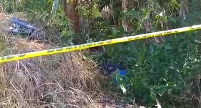 Pierde el control de la motocicleta y muere