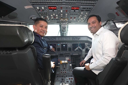 Vila reconoce a la Fuerza Aérea Mexicana