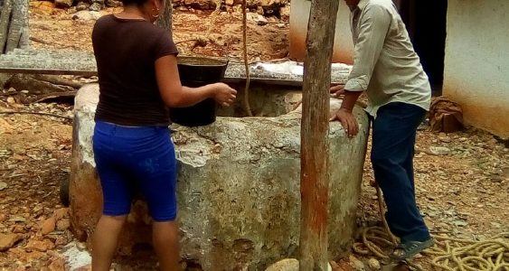 Menor se lanza a un pozo