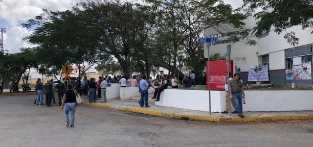 Trabajadores federales paralizan cinco dependencias