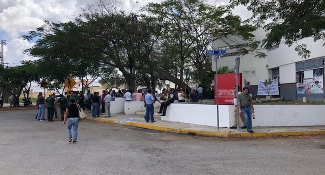 Trabajadores federales paralizan cinco dependencias