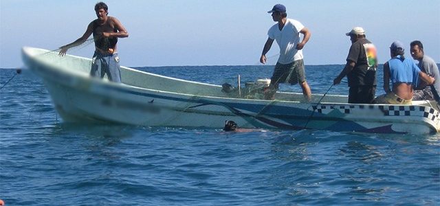 Pescadores yucatecos usarán armas de fuego para defenderse de los “piratas”