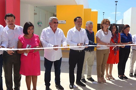 Vila entrega tercera etapa de Centro de Justicia para Mujeres