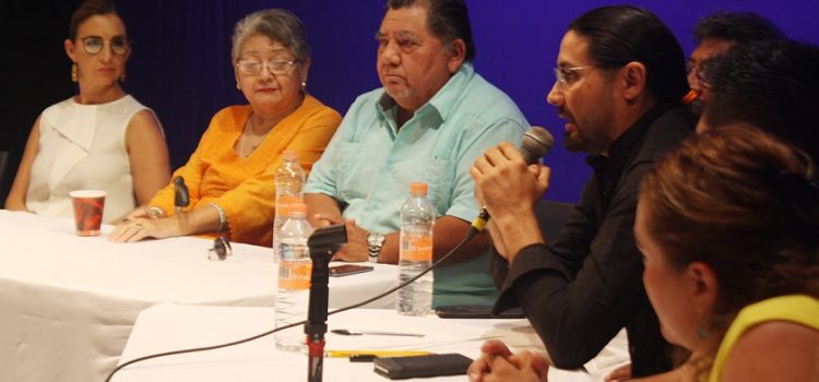 Se debate sobre panorama del Teatro Regional de Yucatán