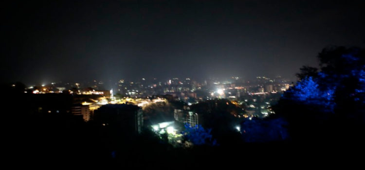 Venezuela anuncia restablecimiento total de la luz