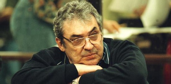 Muere Alberto Cortez, autor de canciones inmortales como ‘Castillos en el aire’ y ‘Mi árbol y yo’.