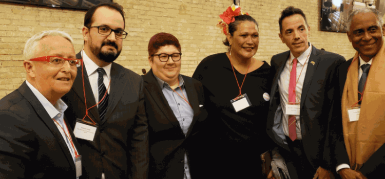 Histórico, Vaticano recibe a la comunidad gay por primera vez