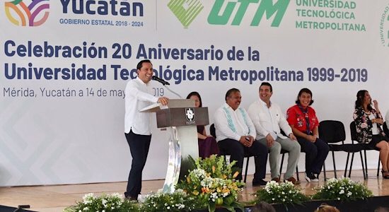 Llama a formar profesionistas bien capacitados ante nuevo panorama laboral