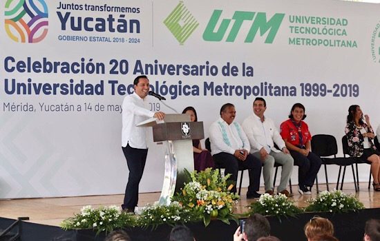 Llama a formar profesionistas bien capacitados ante nuevo panorama laboral