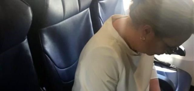Renuncia titular de Semarnat por retrasar vuelo