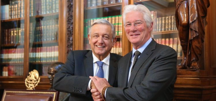 Recibe AMLO a actor Richard Gere