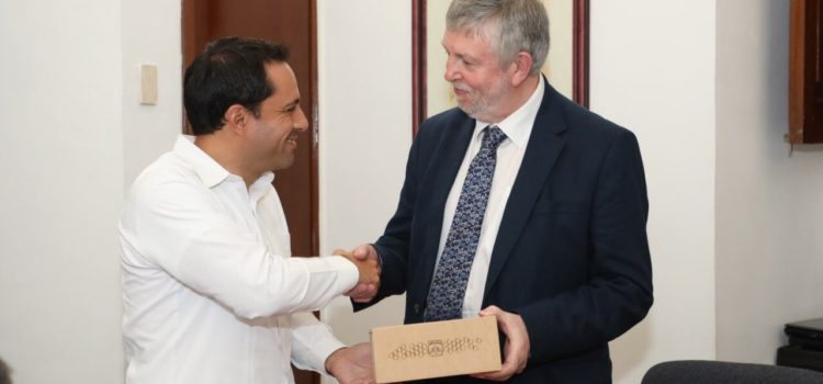 El gobernador Mauricio Vila y el titular de la CNDH reunidos en Mérida