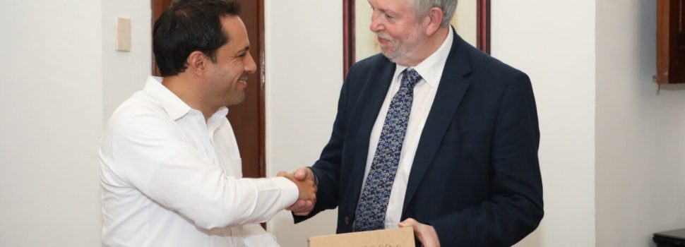 El gobernador Mauricio Vila y el titular de la CNDH reunidos en Mérida