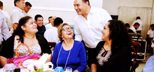 Renán Barrera sostiene encuentro con más de 170 maestros encargados de academias, cursos y talleres municipales
