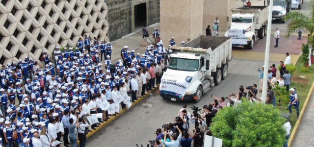 Mauricio Vila da el banderazo de inicio a la campaña de descacharrización 2019 en Mérida