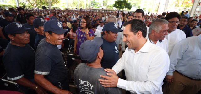 Trabajadores del Gobierno del Estado, pieza fundamental para transformar a Yucatán: Mauricio Vila