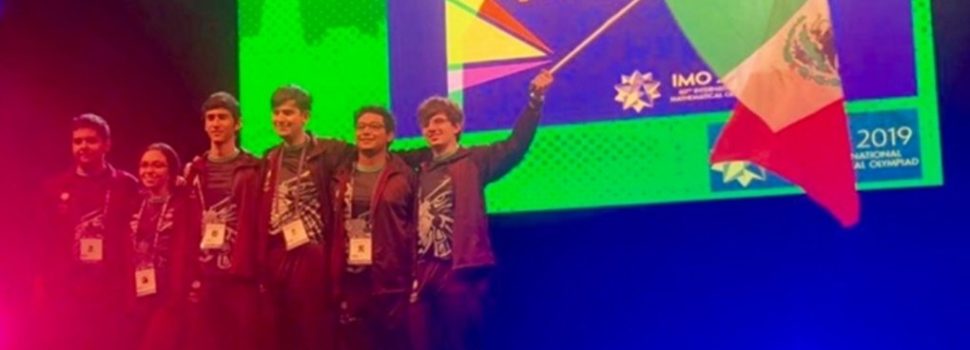 Jóvenes que apoyó Guillermo del Toro ganan medallas en Olimpiada de Matemáticas
