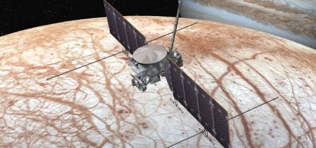 Por qué la NASA quiere explorar la luna Europa de Júpiter