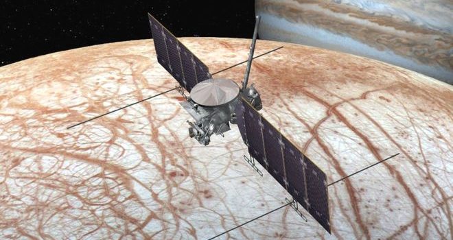 Por qué la NASA quiere explorar la luna Europa de Júpiter