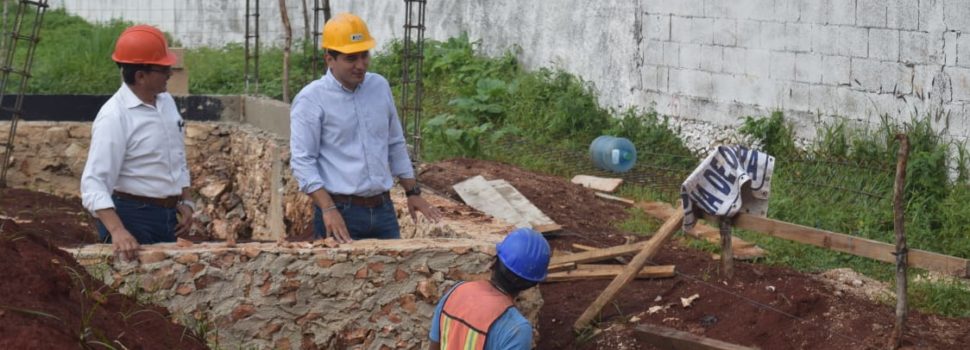 Alcalde de Tekax, supervisa las obras del Centro del Adulto Mayor