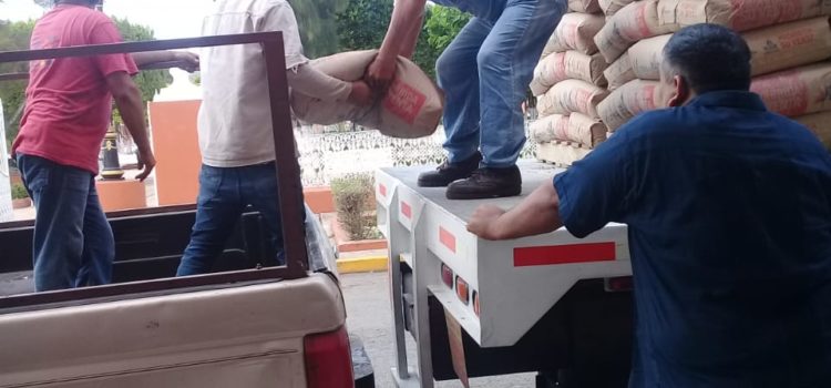Realizan entrega de subsidios a bajo costo en Tekax